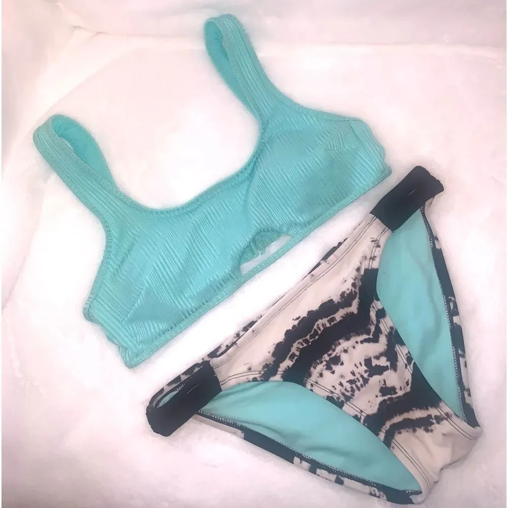 Xhilaration green/black/white bikini M‎